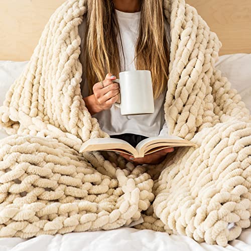 SAMIAH LUXE Chunky Knit Blanket 50x60 Buttercream - Beige Luxury Chenille Blanket for Farmhouse Decor; Boho Decor Throw Blanket for Fall Decor; Tight Braided Thick Cable Knit Throw for Couch or Bed